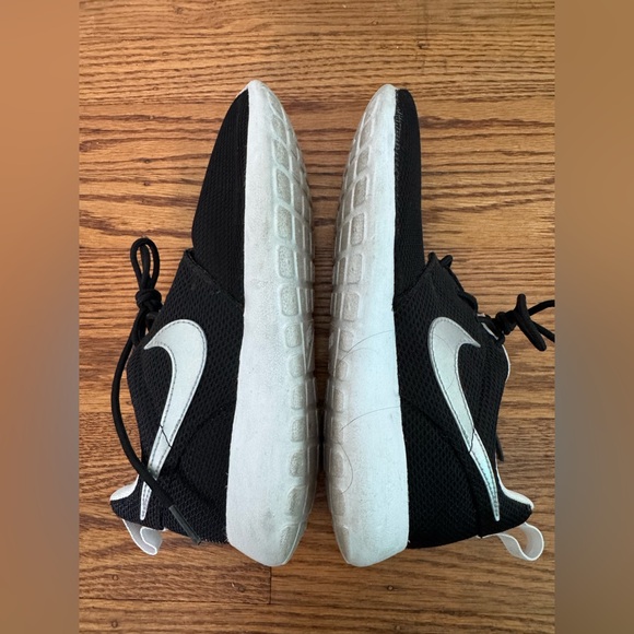 Nike Roche - Picture 3 of 10